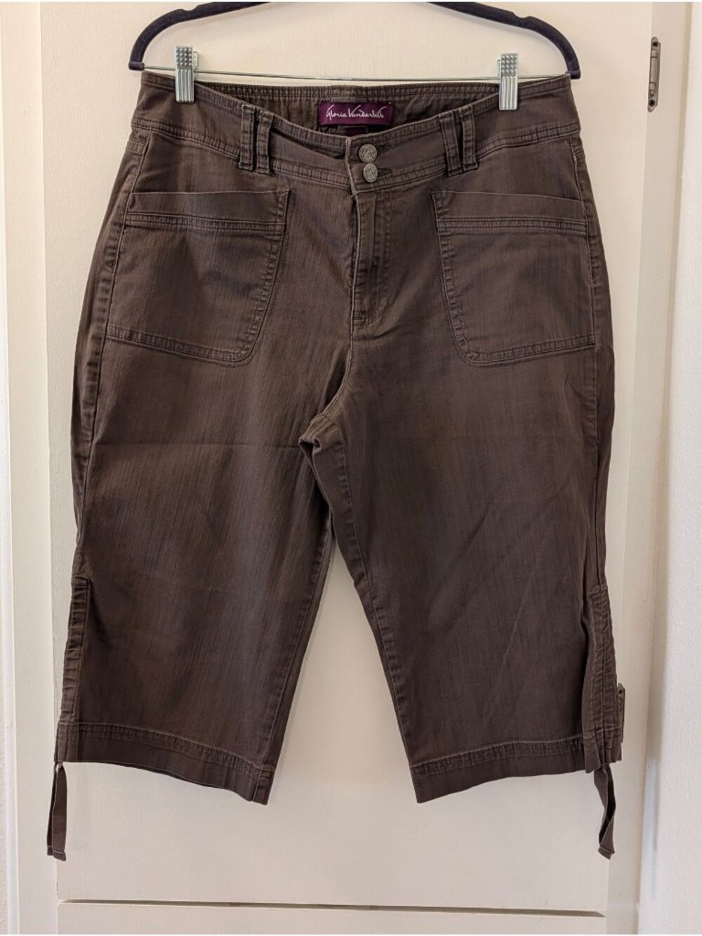 Gloria Vanderbilt Womens Brown Capri Pants With Embroidered Back Pockets & Adjus
